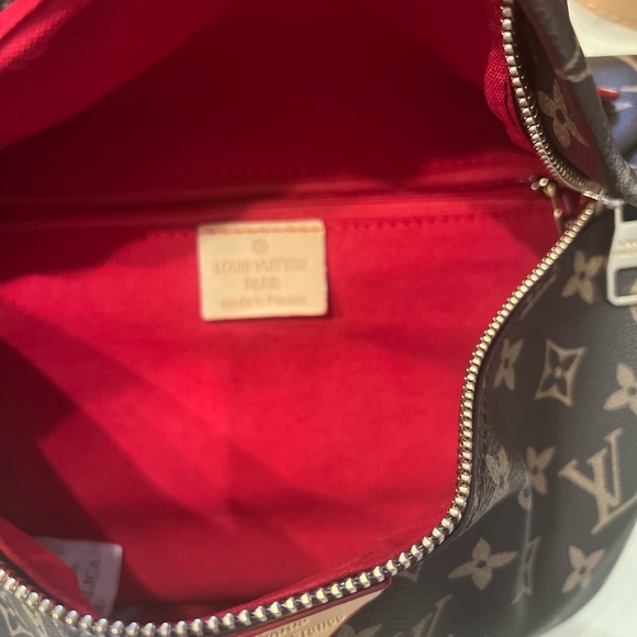 Classic Monogram crossbody bag - Picture 4 of 4